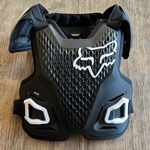 Fox Racing chest protector-for youth. Black with white accent. UEC